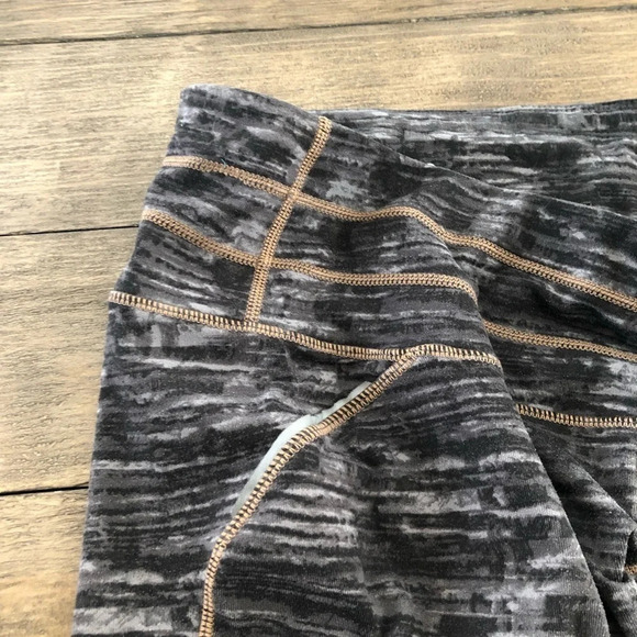 Athleta Womens Small S Paint Bucket Relay Capri Cropped Leggings Mesh Reflective - Picture 4 of 8